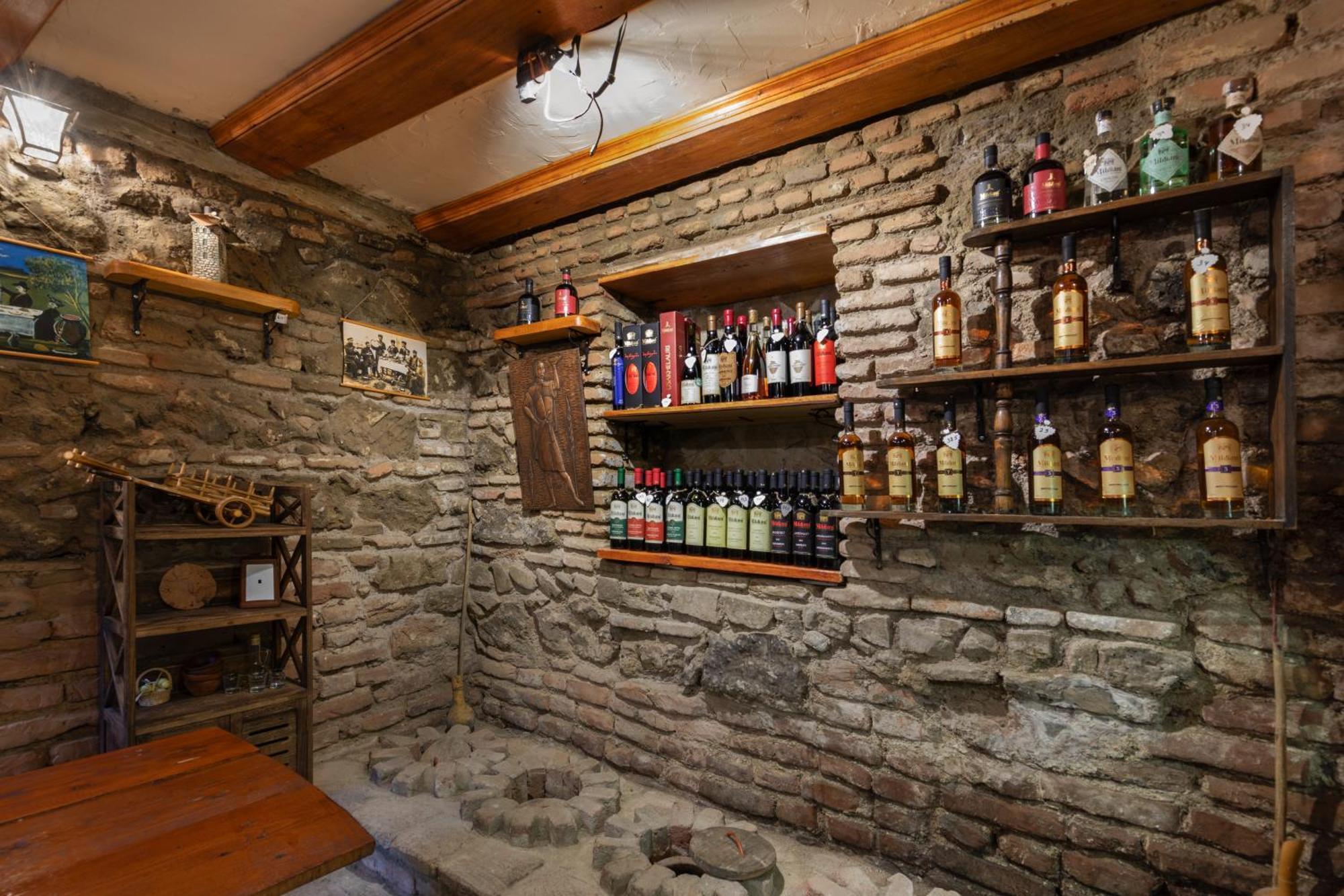 Apartments With Wine Cellar In Old Tbilisi Exteriör bild